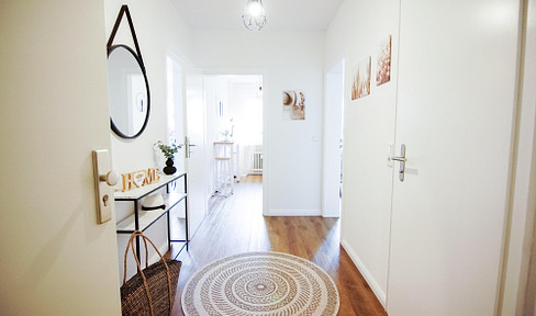 AVAILABLE IMMEDIATELY - LIGHT-FLOODED 2-ROOM APARTMENT IN A PREFERRED LOCATION