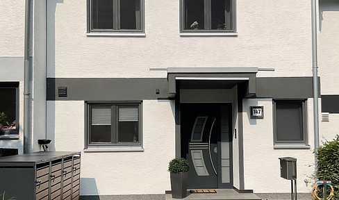 Mid-terrace house