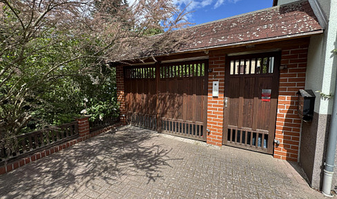 Interesting semi-detached house in a prime location