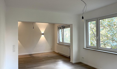 Kernsanierte 3-Zimmer-Wohnung im 2. OG mit kleinem Balkon in 90459 Nürnberg