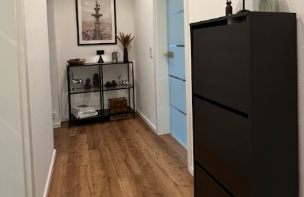Fully furnished, completely renovated 3-room apartment with balcony