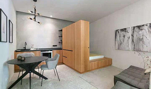 Voll-möblierte, neu renovierte Design-Wohnung mit Fussbodenheizung