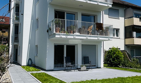 First floor apartment with large terrace and garden
