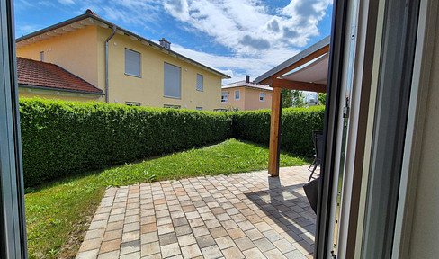 DHH with small garden in quiet but central location