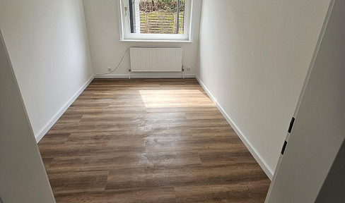 Bungalow 4.5 rooms first occupancy after interior renovation in Wedel