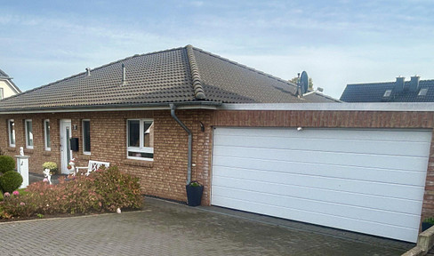Detached house, bungalow 2016, 108sqm, from PRIVAT Double garage + carport