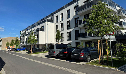 Stylish, as-new 4-room ground floor apartment with luxurious interior and fitted kitchen in Fürth