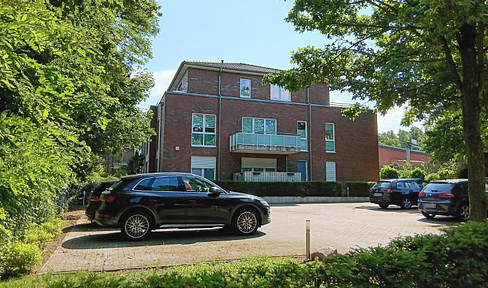 Sunny 2-room apartment with elevator and balcony