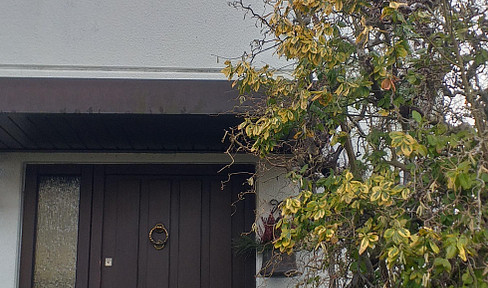 Terraced corner house in a prime location