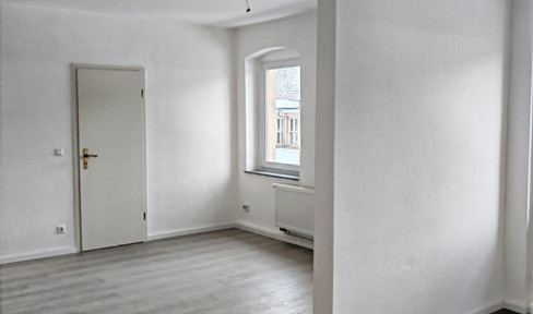 NEU SANIERT! 3R-Wohnung mit Stellplatz 80 m² (EBK) ***Vermieter-Bonus 2 Kaltmieten geschenkt***