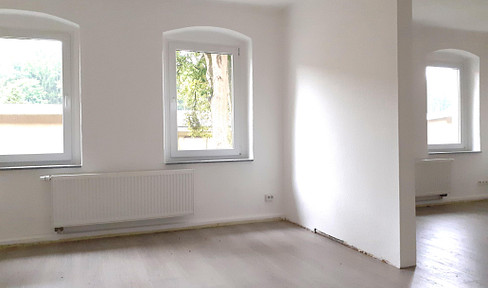 NEWLY RENOVATED! 3R-apartment with parking space 80 m² (EBK) ***Landlord bonus 2 cold rents for free***