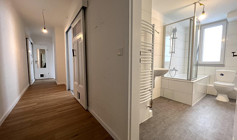 Renovated 2.5 room apartment - Available immediately