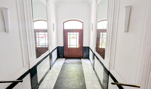 Unlimited, stylishly furnished and renovated old building apartment with high-quality furnishings