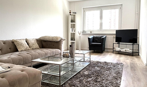 Stylish 3-room apartment with designer furniture & new kitchen - first occupancy after renovation!