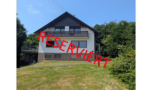 RESERVIERT: Platzvielfalt in ruhiger Idylle: EFH mit Terrasse und großem Gartengrundstück