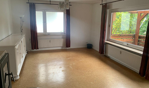 5-room apartment on the upper floor, with a covered balcony and a glazed loggia | Available immediately | No commission fees.