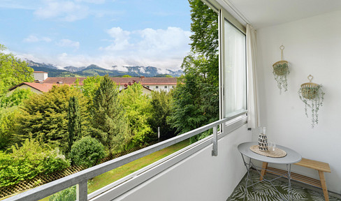 Tolle 1 Zimmer Wohnung - neu saniert mit Alpenblick und Stellplatz!