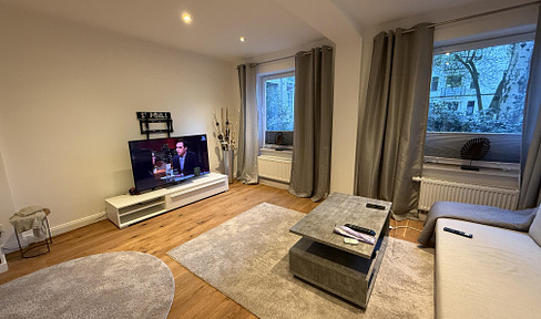 5.0% yield | Stylish, central and quiet first floor apartment in Hoheluft-West | Commission-free