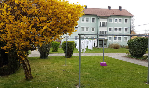 Exclusive and furnished 1.5-room apartment with lake and alpine views