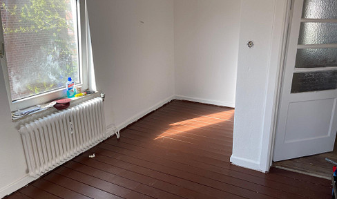 Eutin: Beautiful 2-room apartment with fitted kitchen in central location