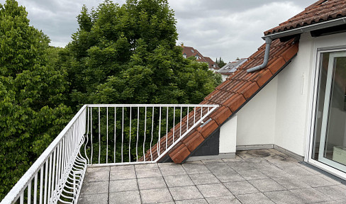 Lichtdurchflutete 2-Zimmer Eigentumswohnung mit Dachterrasse und Fernblick, 72,45 m², provisionsfrei