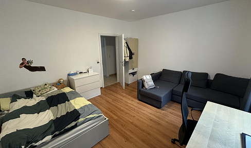 WG Zimmer in großer Wohnung im Zentrum