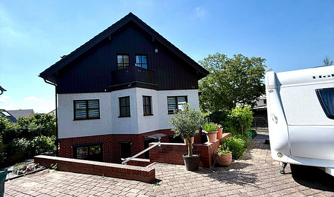 Modern 260 sqm house