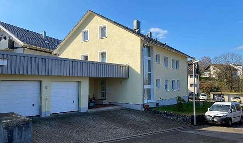 Schöne 4-Zimmerwohnung mit Terrasse, großem Garten und EBK o. Makler!!!