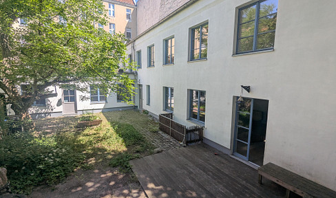 Urban retreat with endless possibilities - living, working, living under one roof