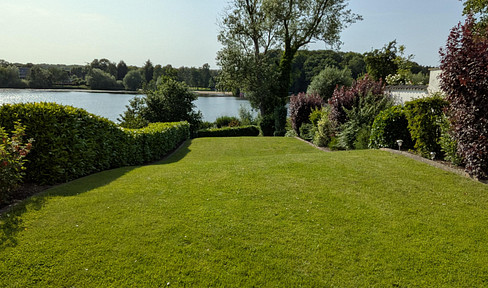 Semi-detached house with lake view in Reinfeld