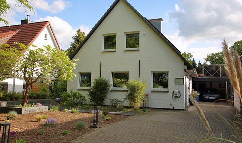 Energy-efficient architect's house in popular residential area