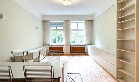 Stylish old building apartment with terrace in the heart of Frankfurt - Westend Süd