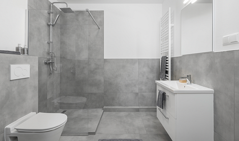 Barrier-free living - Freshly renovated apartment with balcony & underground garage