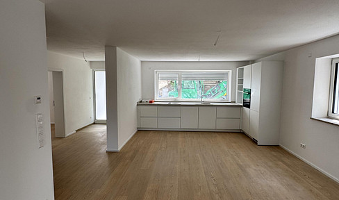 Moderne Neubauwohnung mit Balkon - ruihg, zentral, nachhaltig