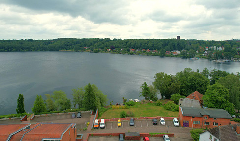 Lake view included: live in style, relax like a dream