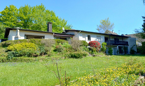 Spacious dream home with lots of potential and a top location
