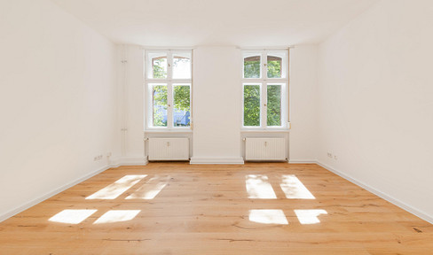 Commission-free first occupancy after renovation: 5-room apartment with balcony in a quiet location