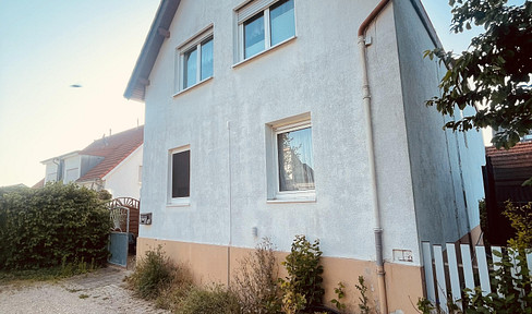Charming detached house with garden, extension, cellar and 2 parking spaces