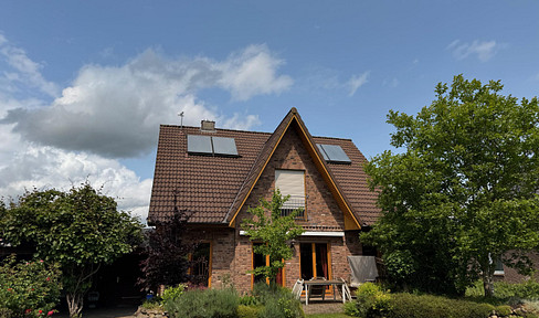 Schönes Einfamilienhaus in familienfreundlicher Lage in Lutzhorn