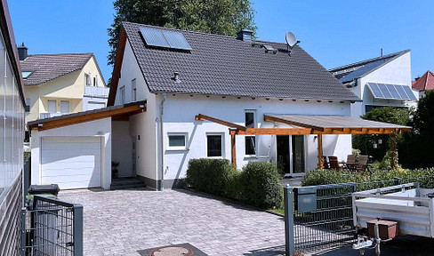 Provisionsfrei: Neuwertiges freihstehendes EFH in zweiter Reihe