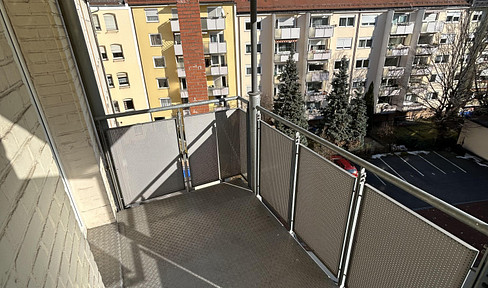 BRIGHT 2 ROOM APARTMENT WITH BALCONY ON THE 4TH FLOOR