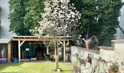 110 sqm city apartment with garden in Deutz