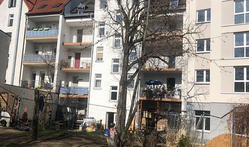 Apartment building for sale in Leipzig West, capital investment, house project with large plot of land
