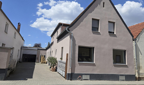 Living & working under one roof: detached house with 225 m² hall - ideal for craftsmen & self-employed!