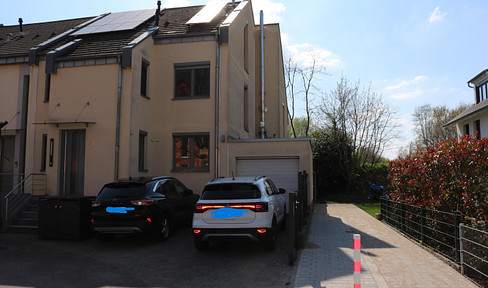 Modern semi-detached house with two apartments