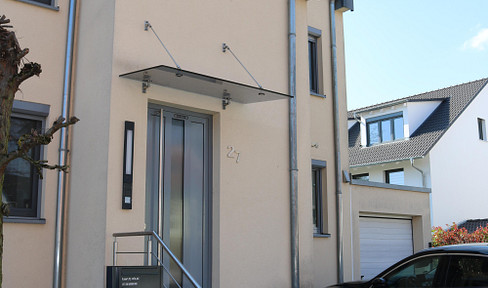 Modern semi-detached house with two apartments