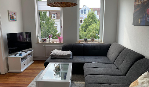 Top gepflegte 3-Zimmer Altbauwohnung mit 2 Balkonen