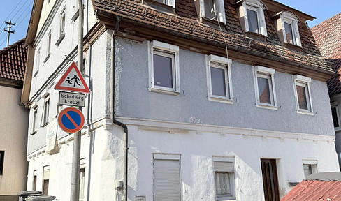 Three-family house in Morsbach, suitable for investors and capital investors.