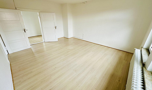 Newly renovated 4-room apartment with guest WC and courtyard in a central location in Meinersen - 130 m²