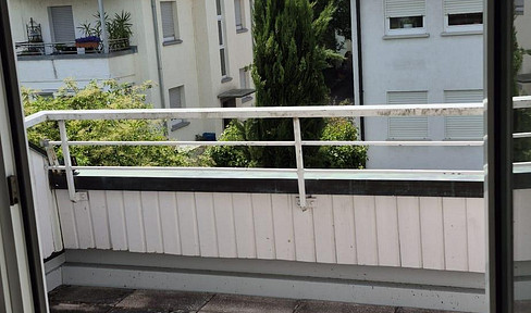 Schöne 2,5-Zi.-Wohnung mit EBK und Balkon in Gernsbach